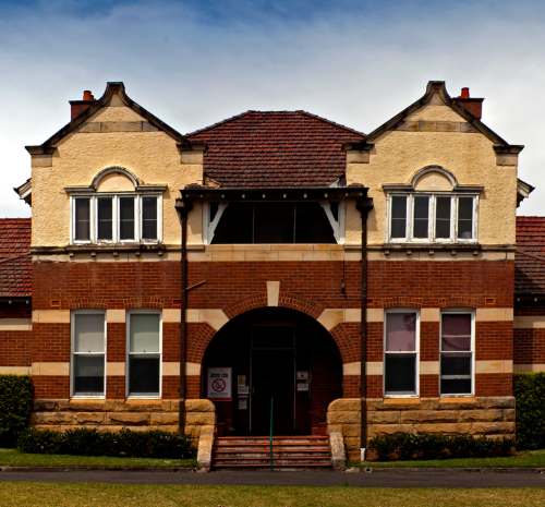 David Berry Hospital entrance